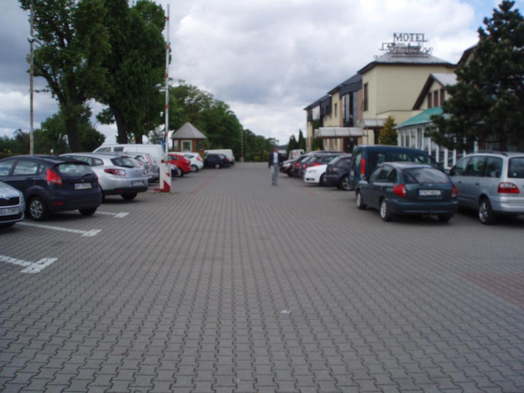 Motel Paradise Torzym Exterior foto